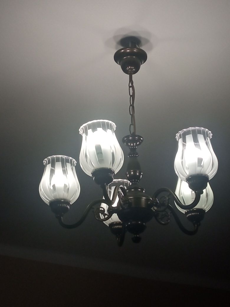 Lampa wisząca salonowa