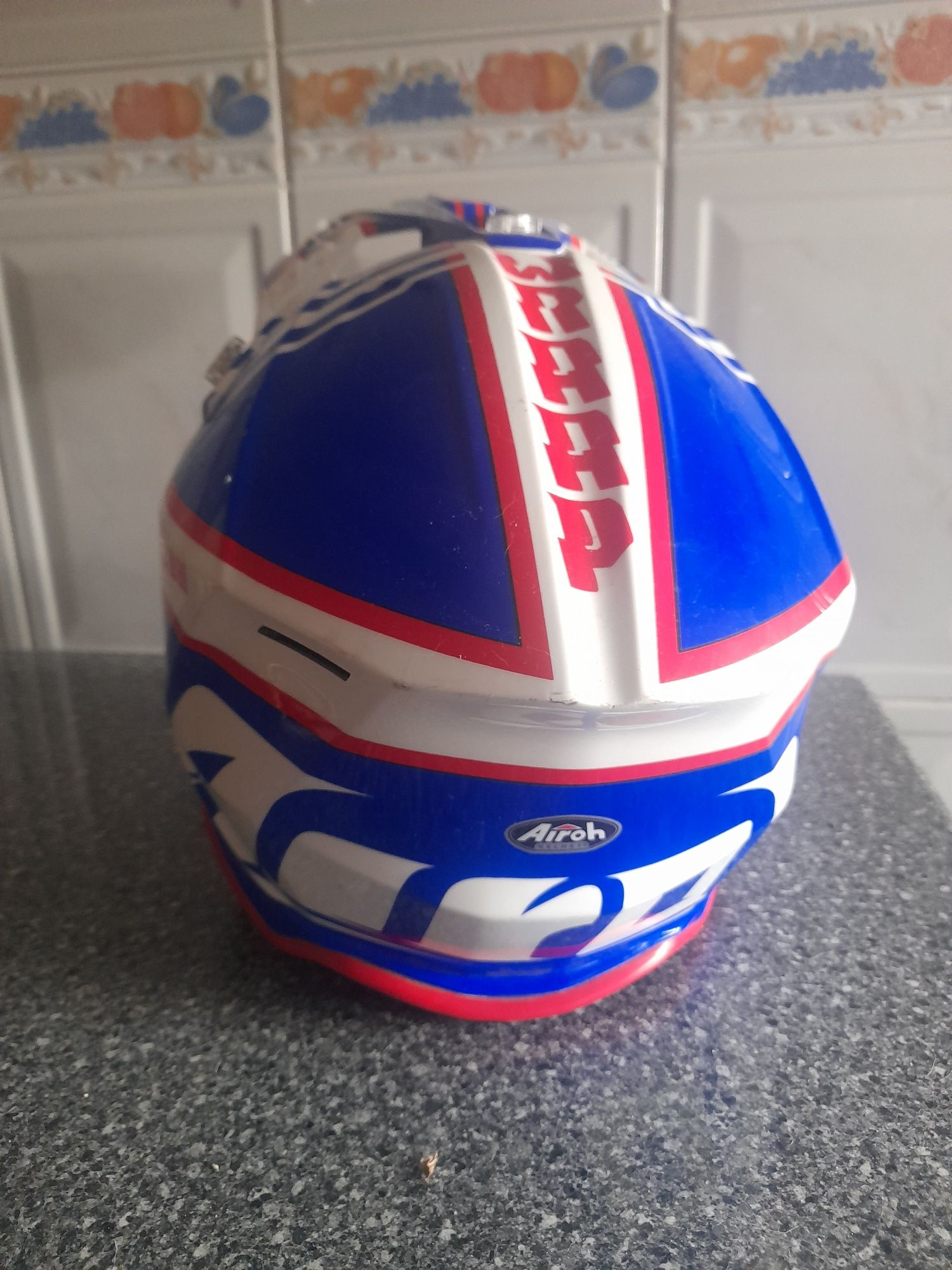 Capacete airoh azul