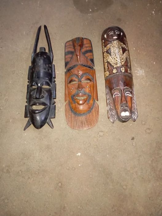 Vendo estas peças muitas bonitas bom estado