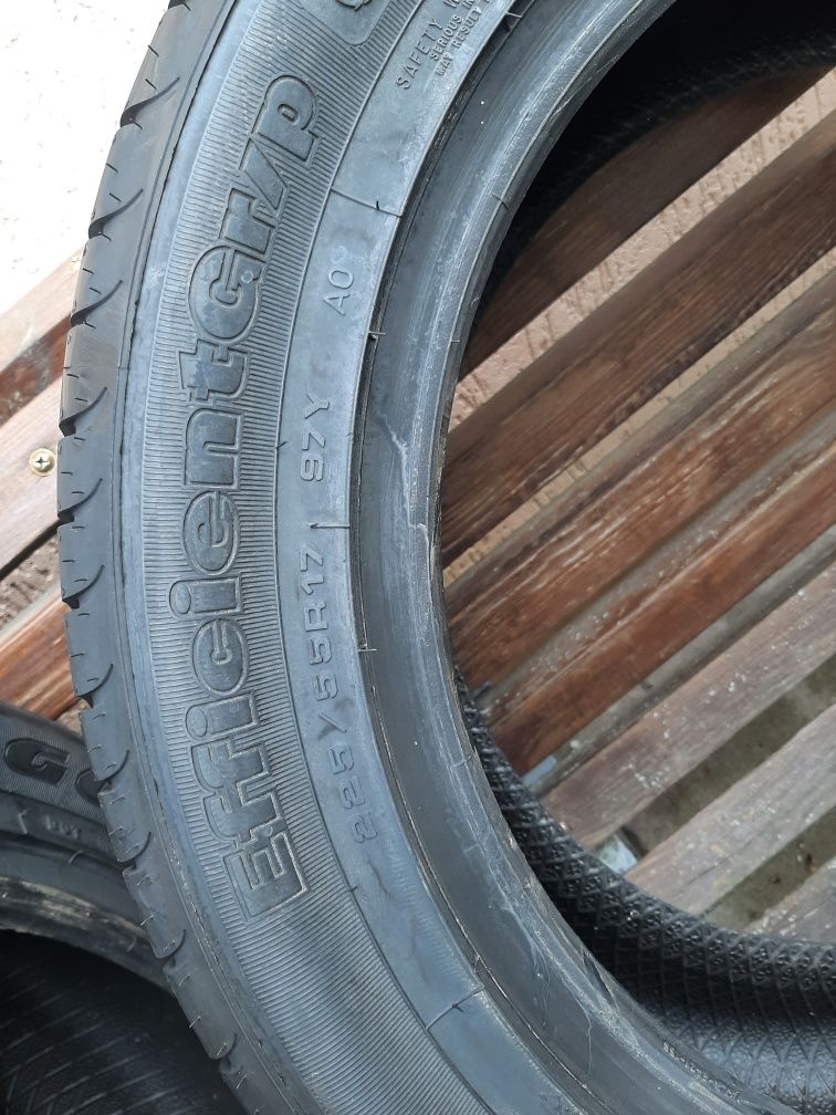 Комплект літніх шин 225 55 17 Goodyear