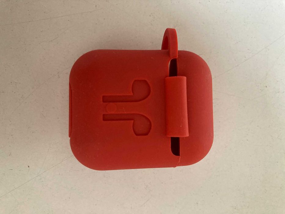 Capa de Silicone para Caixa de Carregamento de Fones (Vermelha)