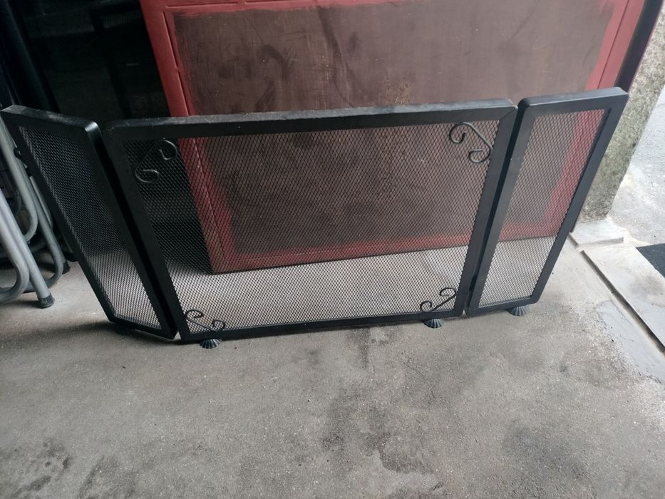 Vendo gavetas de cinzas de lareira e grelhas de lareira