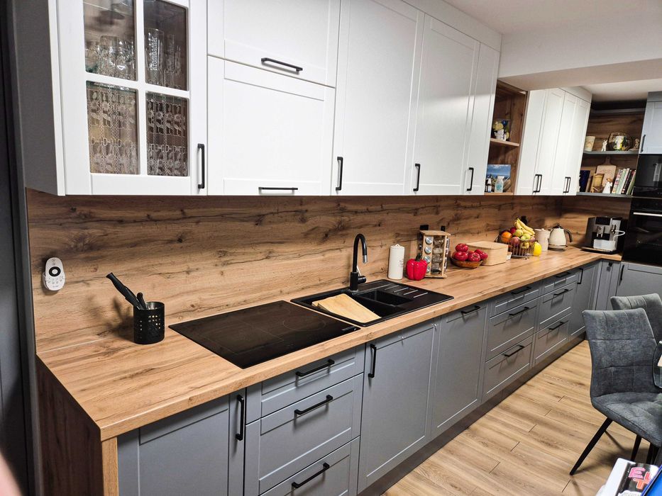 Meble na wymiar – kuchnie, szafy, garderoby | Profesjonalny montaż