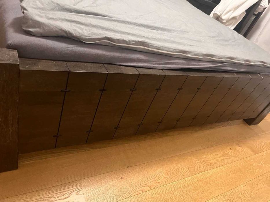 Komplet mebli sypialnianych – łóżko, komoda z lustrem, 2 szafki nocne