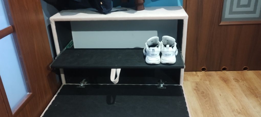 Szafka na buty tapicerowana pod wymiar