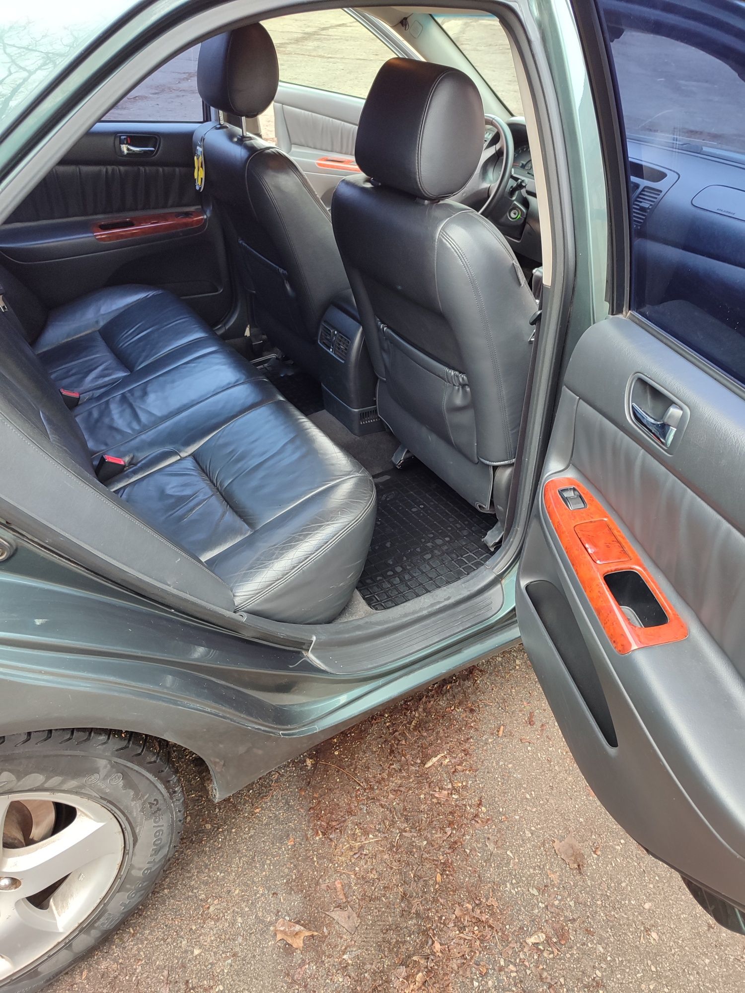 Тойота камрі 3.0 автомат