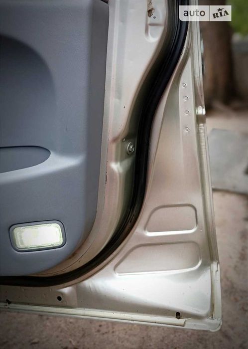 Toyota Previya 2000