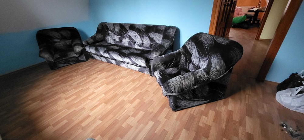wersalka z funkcją spania i 2 fotele