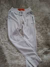 białe spodnie dresowe Alpha Industries L 40