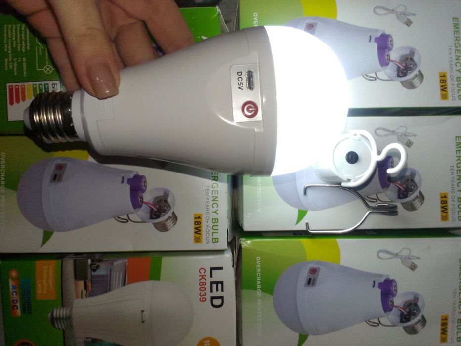 Светодиодная лампа UXI BL-801 E27 Type-C с двумя аккумуляторами 20W