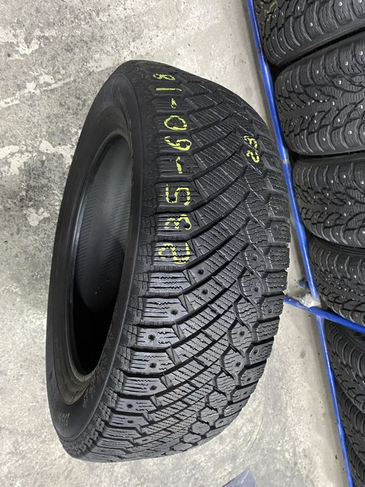 Зимові шини 235/60 R18 (107T) CONTINENTAL
