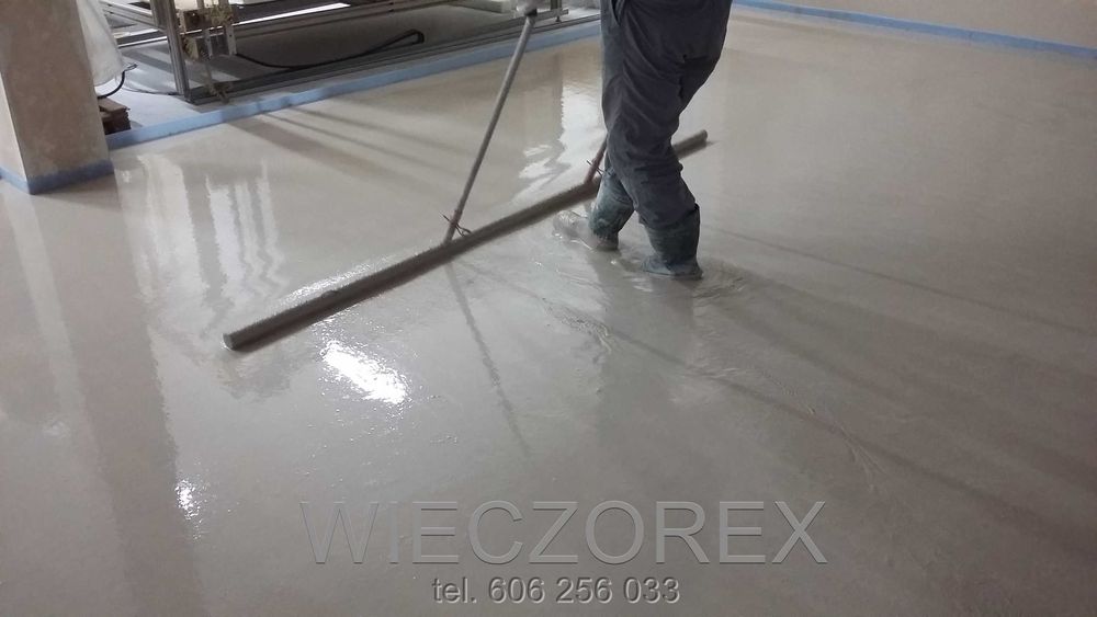 Posadzki wylewki anhydrytowe styrobeton ogrzewanie podłogowe frezowane