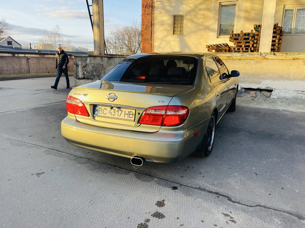 Автомобіль Nissan Maxima 2001