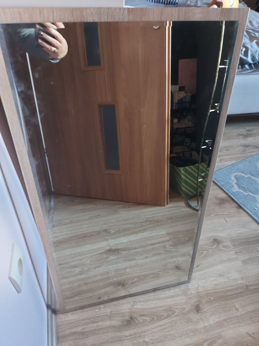 Lustro  naklejone na płycie