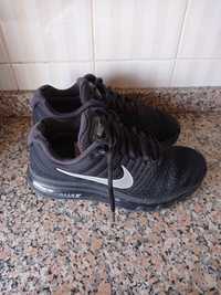 Tênis Nike pretos