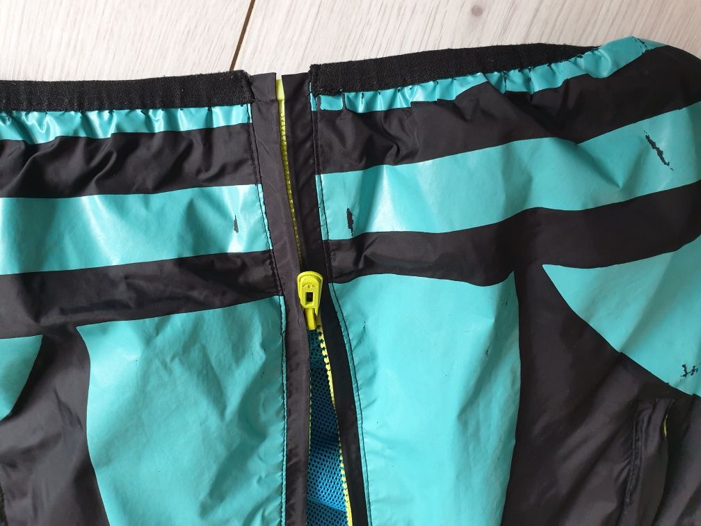 Kurtka wiatrówka Adidas z kapturem M/L