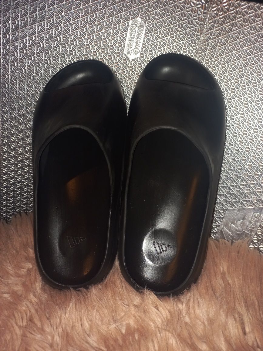 Klapki adidas 29.5 dł