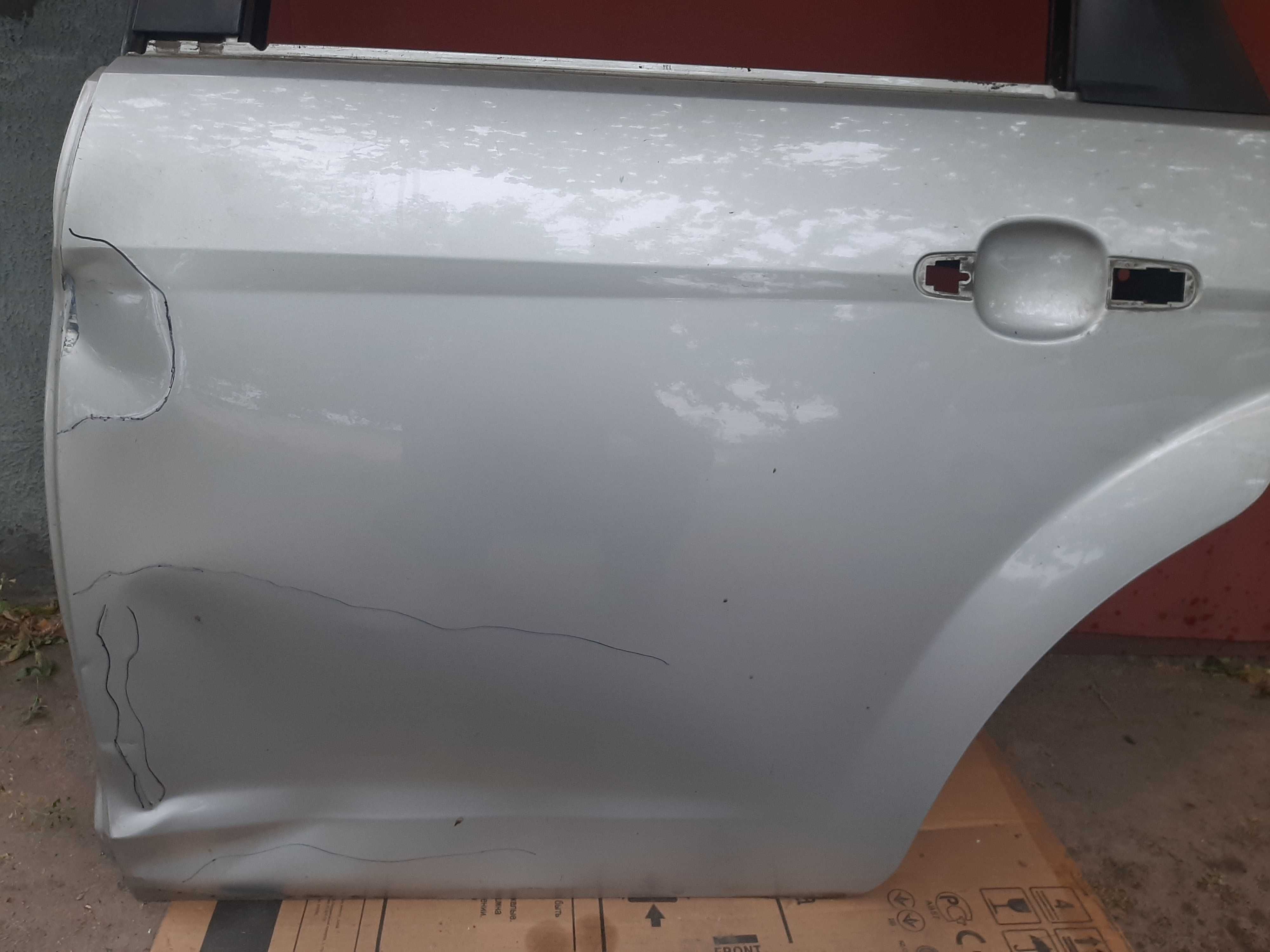 Двері автомобільні від ford focus 2 універсал 2008 року