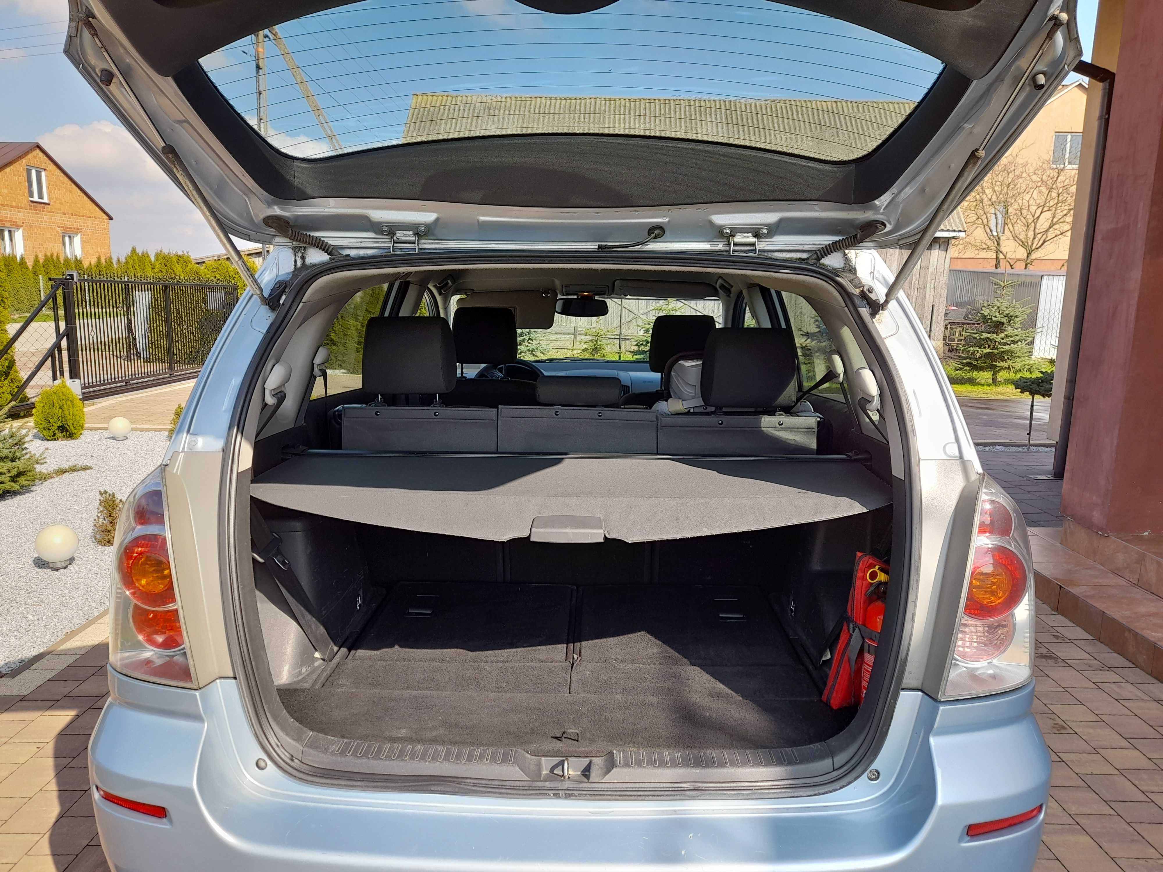 Corolla verso 2005