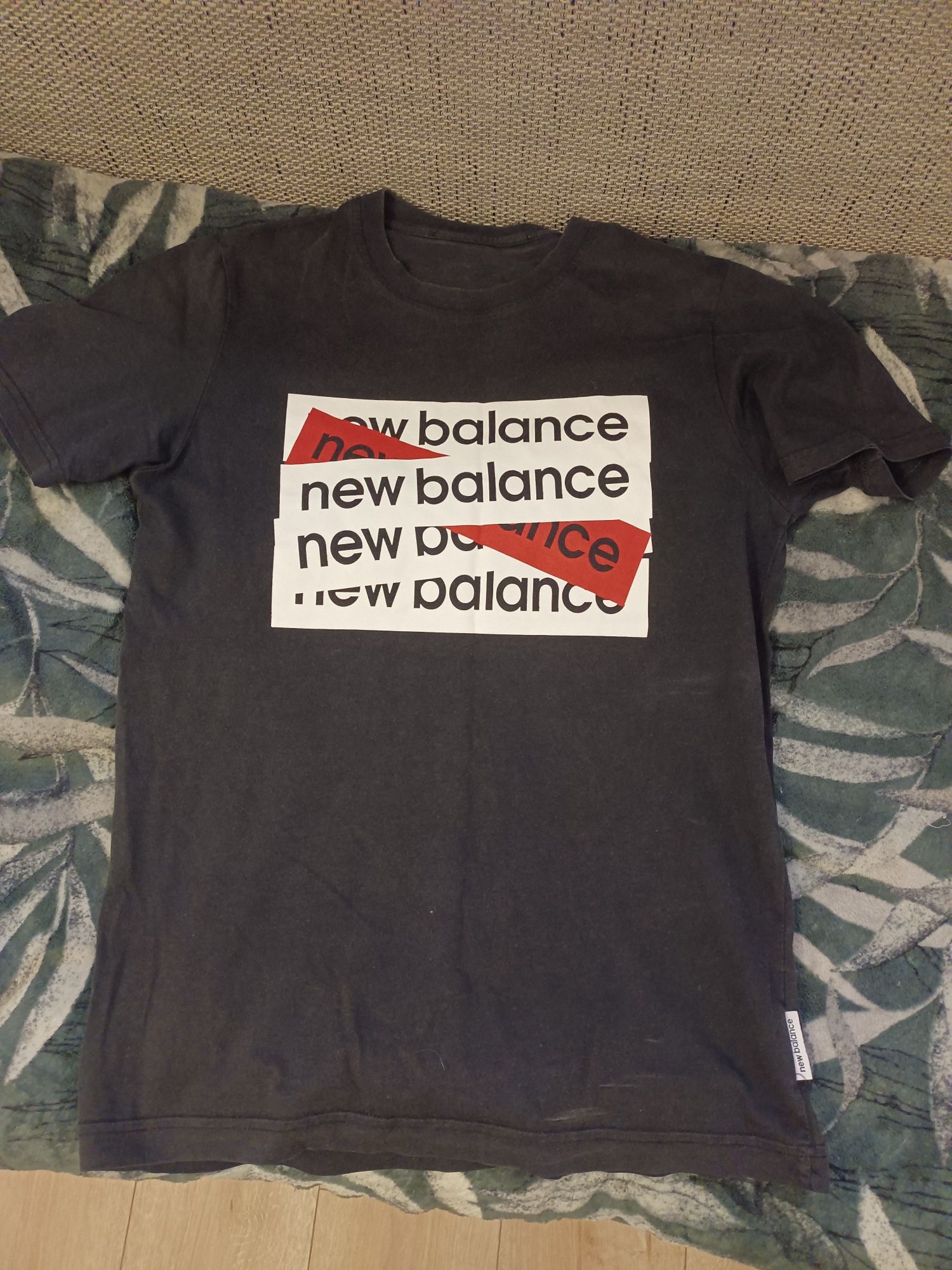 Czarna koszulka new balance