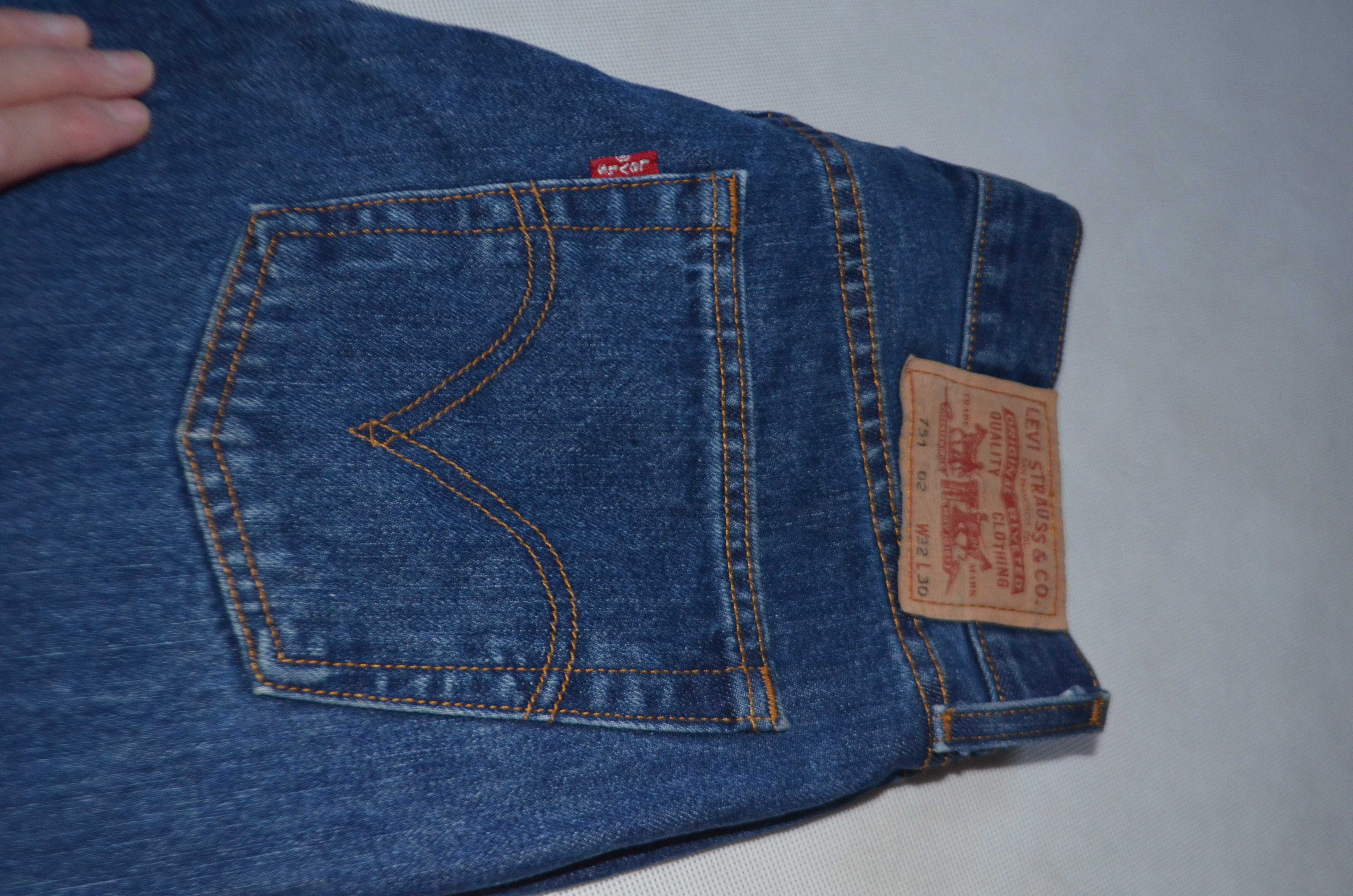 spodnie jeans Levis model 751 rozmiar M W30 L32