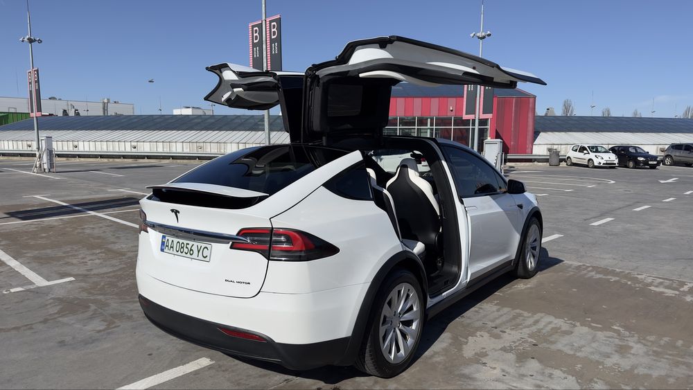 Tesla Model X! 100Kw Long Range Dual Motor!