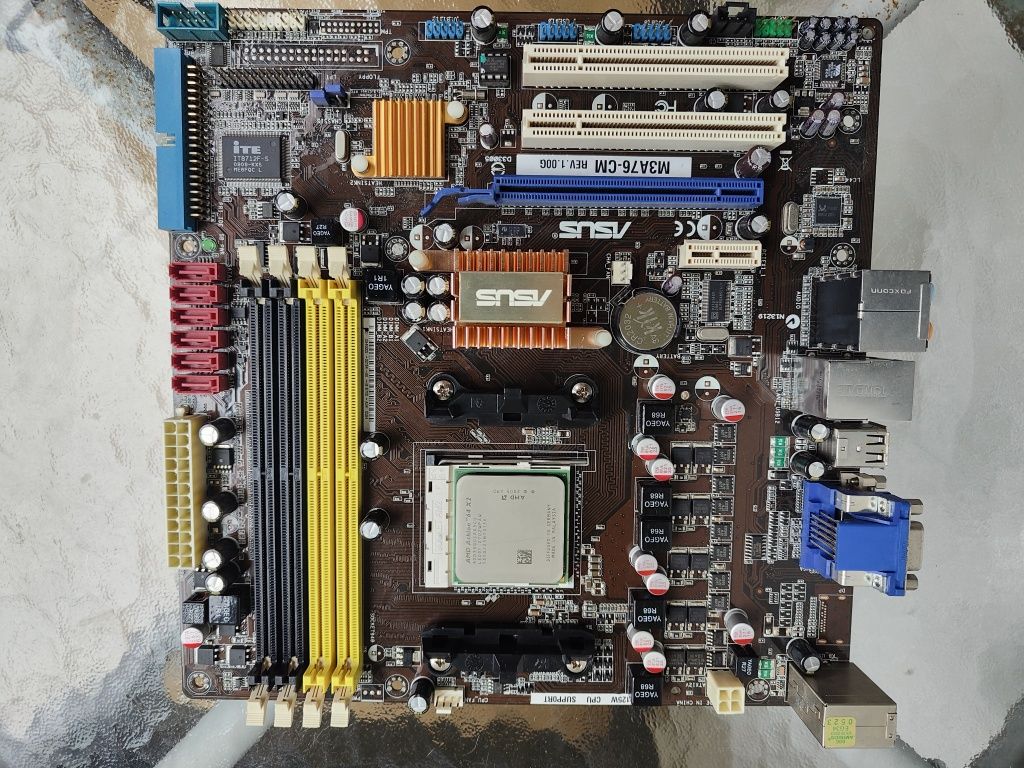 Asus M3A76-CM REV.1.100G / AMD Athlon 64 X2 / nVidia GeForce 6200TCT