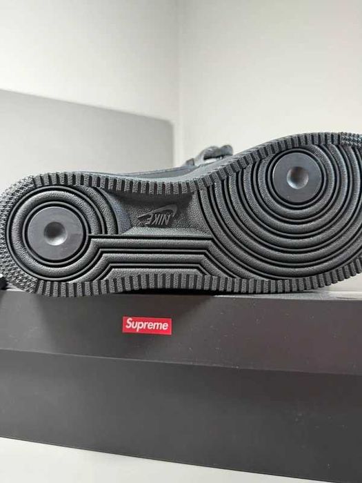 Buty meskie Nike Air Force 1 Low Supreme Black R.44.5