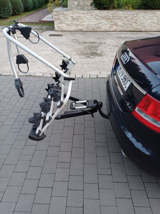 Bagażnik na hak na trzy rowery elektryczne lub zwykłe