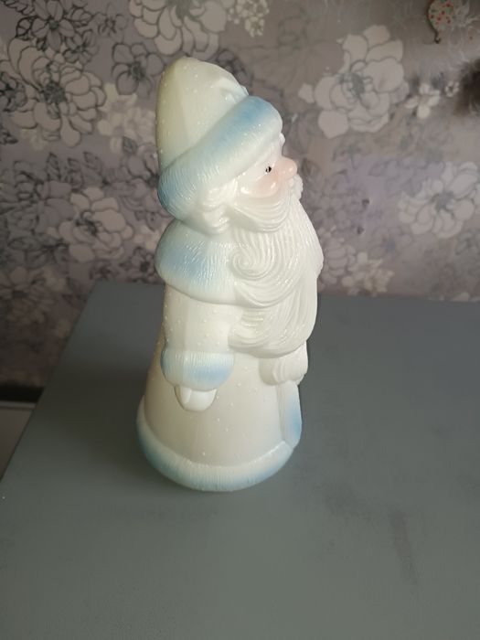 Дед Мороз под Ёлку