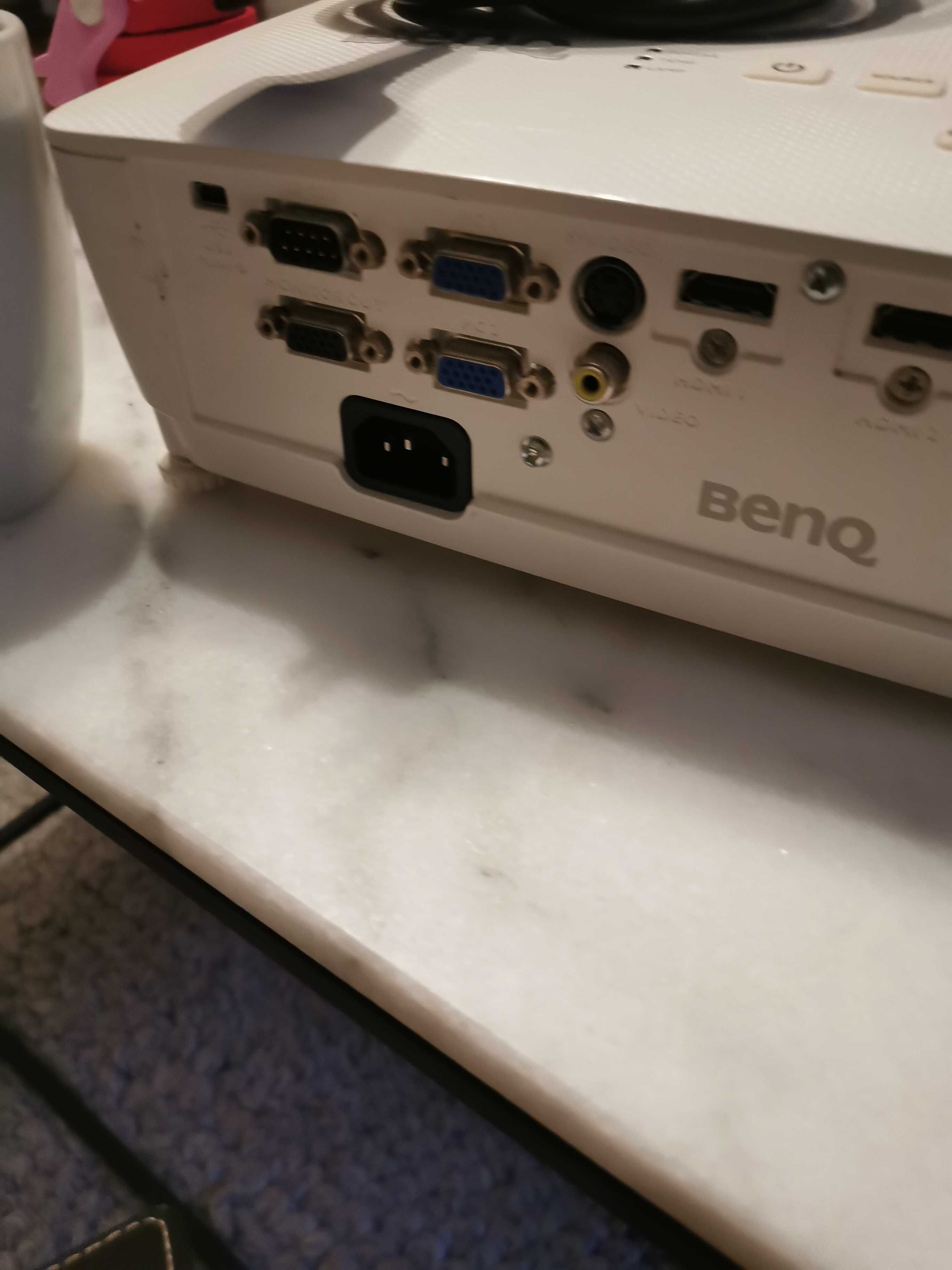 Projektor benq. Mw535