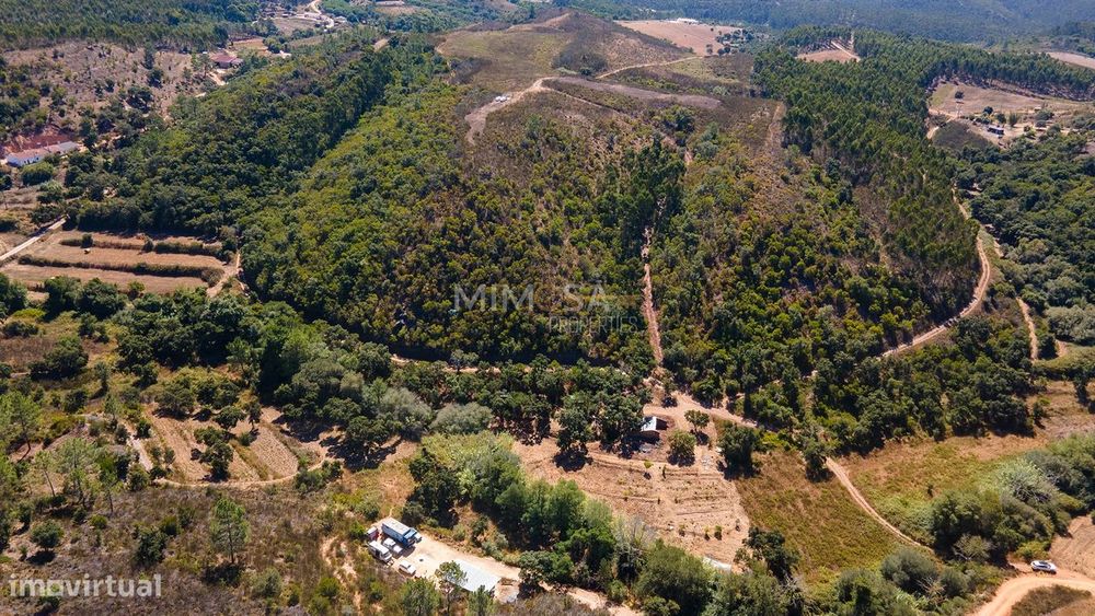 Herdade com 7,1 hectares com Potencial Turístico em Aljezur