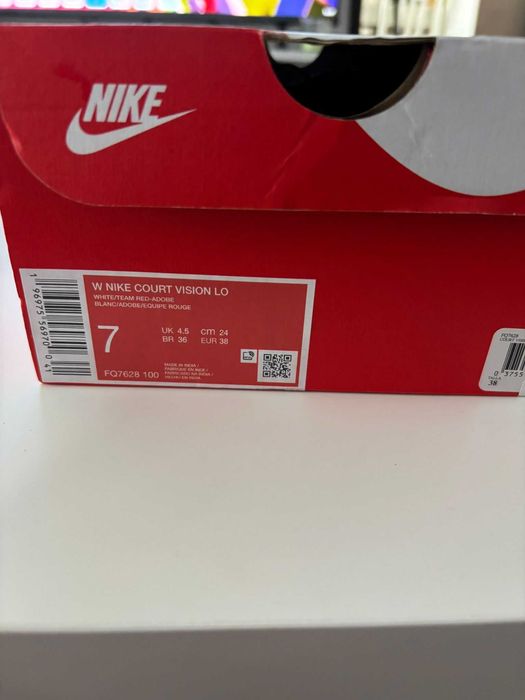 Tenis Nike Rosa e Branco