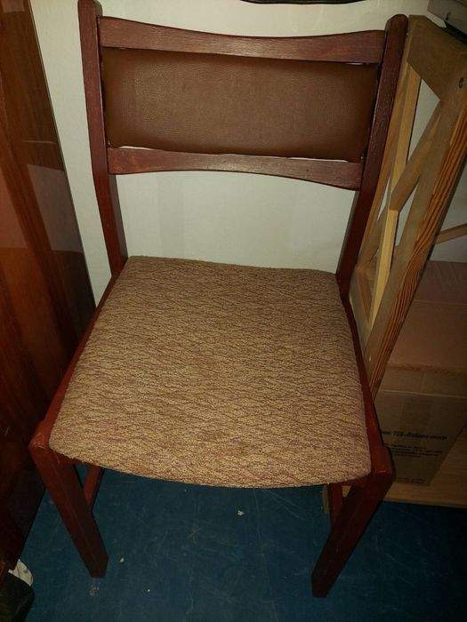 Стілець деревʼяний / стульчик деревянный