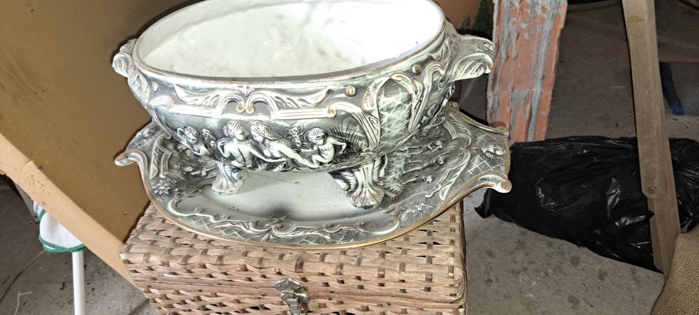 Taça em loiça. Muito bonito