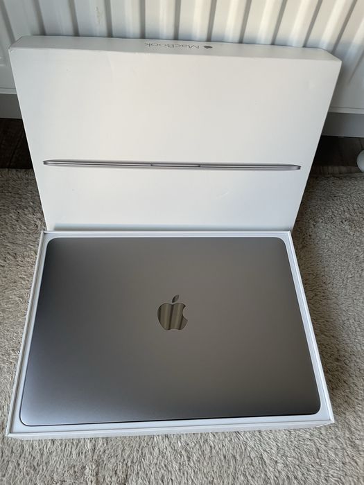MacBook 12" Retina Space Gray 8GB / 256GB SSD