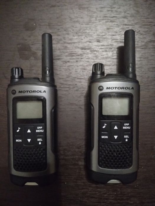 Продам рацію Motorola TLKR - 80
