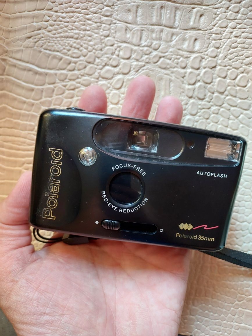 Винтажный плёночный фотоаппарат Polaroid c чехлом