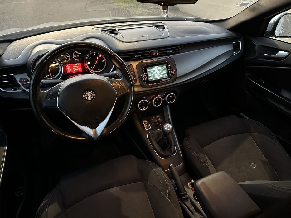 Alfa Romeo Giuleta 1.6 MultiJet 120cv 2015 NACIONAL