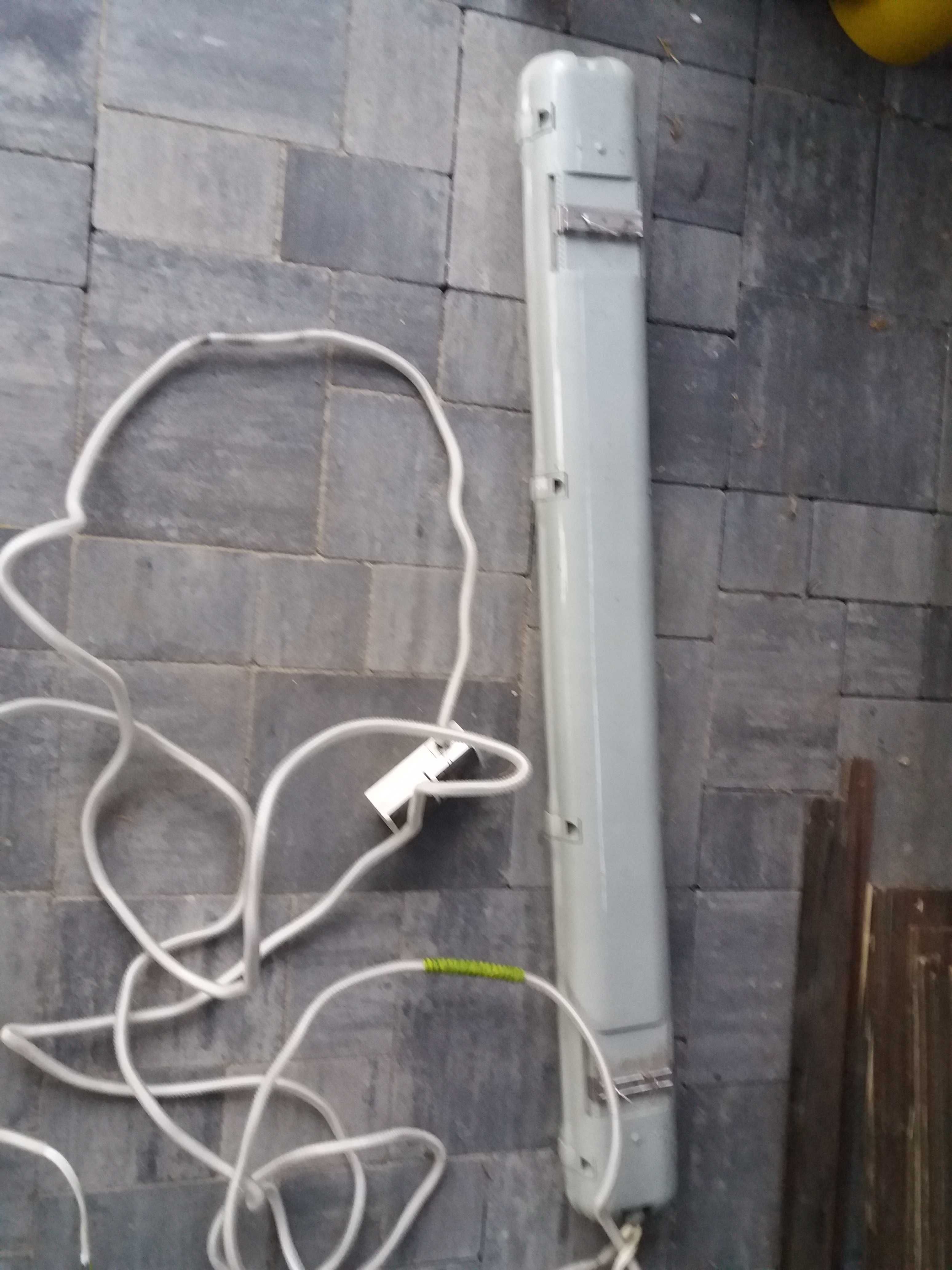 Lampa Garażowa podwieszana jarzeniówka