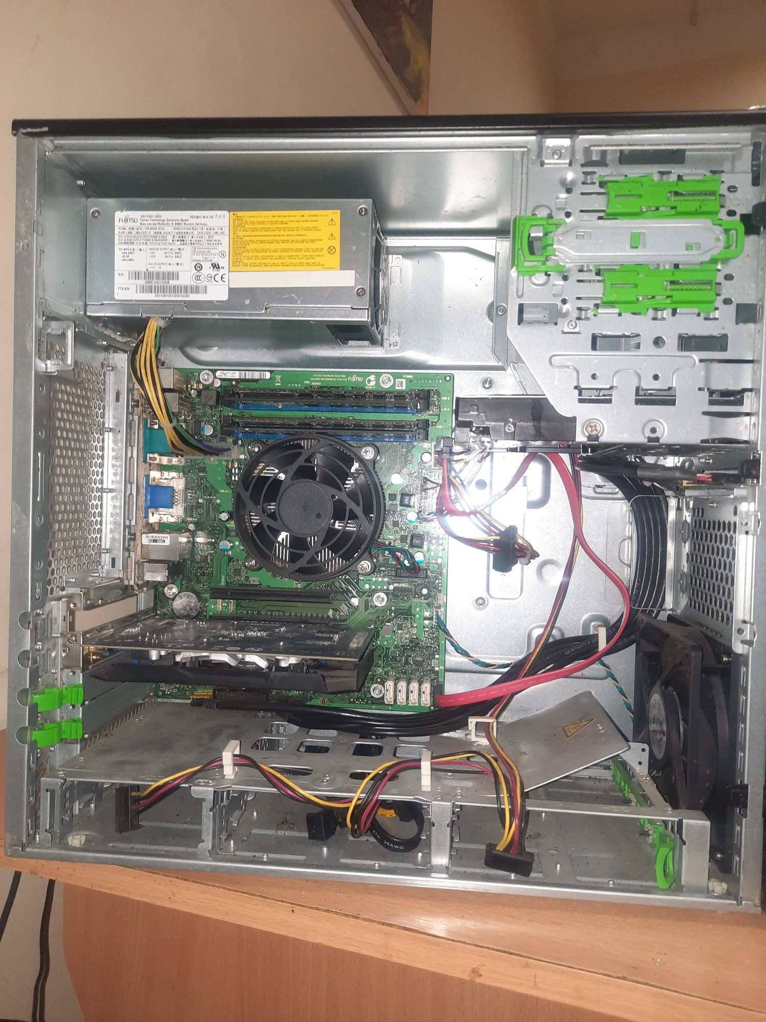 Компьютер Fujitsu,монитор LG19