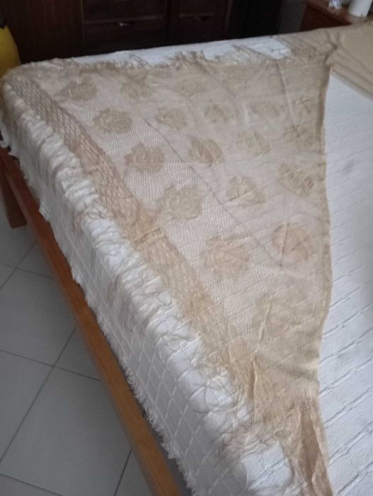 Écharpe elegante em forma de triângulo