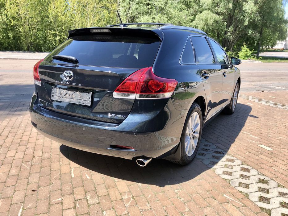 Venza 2.7 4*4 перший власник, два комлекти гуми.