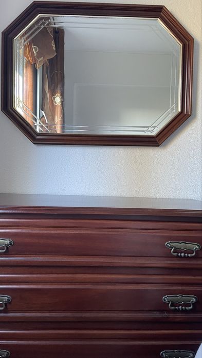 Mobilia de quarto em madeira