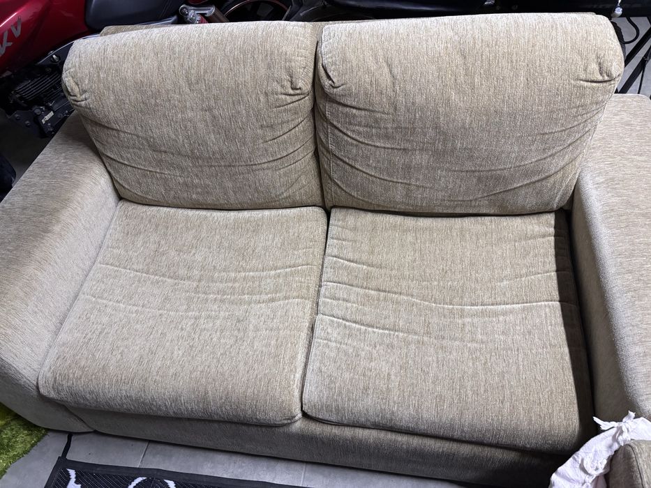 Sofa 2 lugares creme