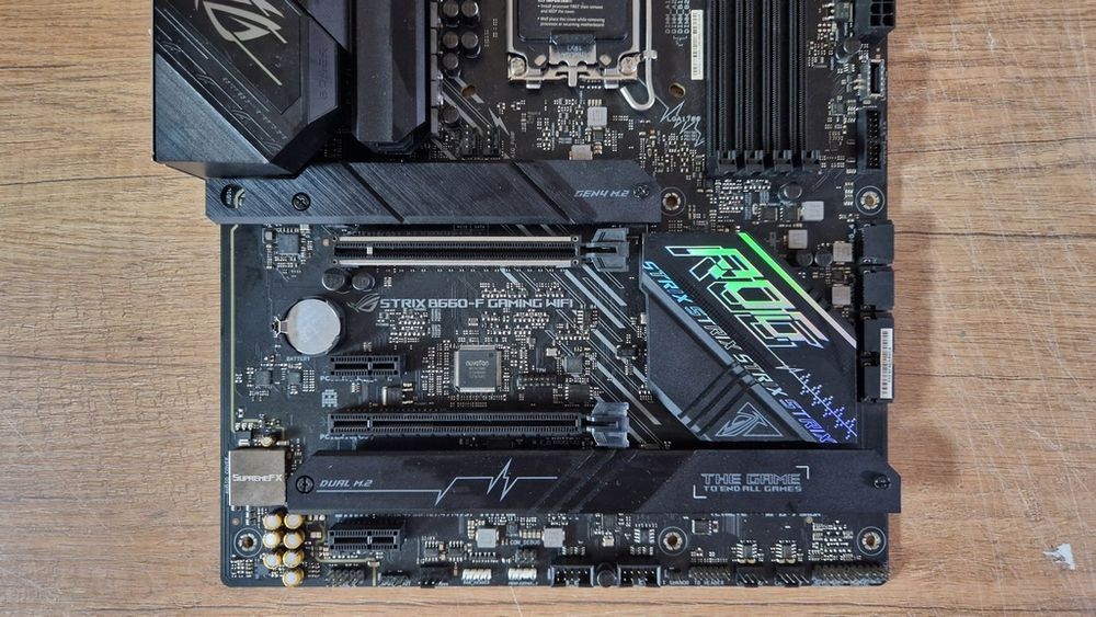Płyta główna Asus ROG Strix B660-F Gaming WiFi  box gwarancja