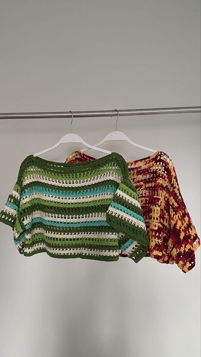 Top em crochet feito à mão