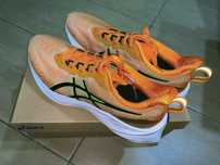 Buty do biegania Asics Novablast 3 LE rozmiar 44