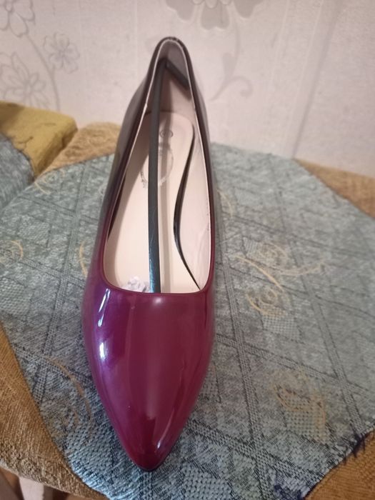 Женские  лаковые туфли