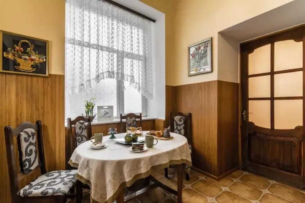 Оренда 2к квартири в Центрі на вул. Котляревського